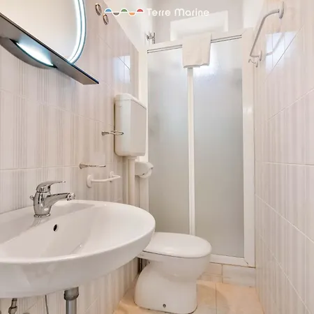 Timeless, Terre Marine *